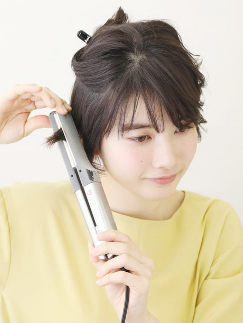 ストレートアイロンで外ハネに【耳かけショートアレンジ】