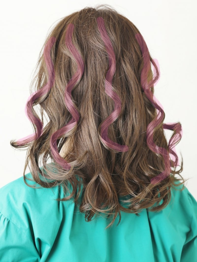 根元から巻くのはピンクに色付けした部分