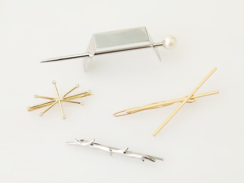 数種類のヘアピンをランダムに飾って