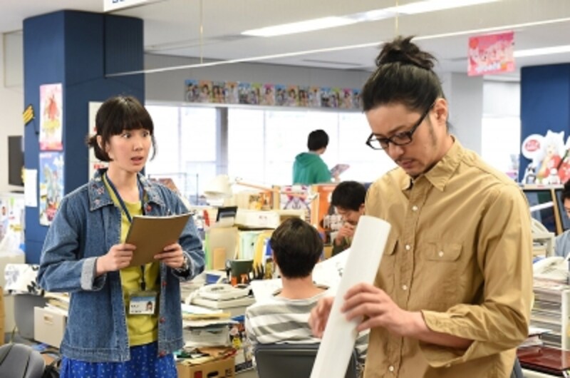 新人漫画編集者の主人公・黒沢心を中心に、漫画家を支える編集者の仕事を描いた『重版出来!』(画像はAmazonより:http://amzn.asia/3YL8K0h)
