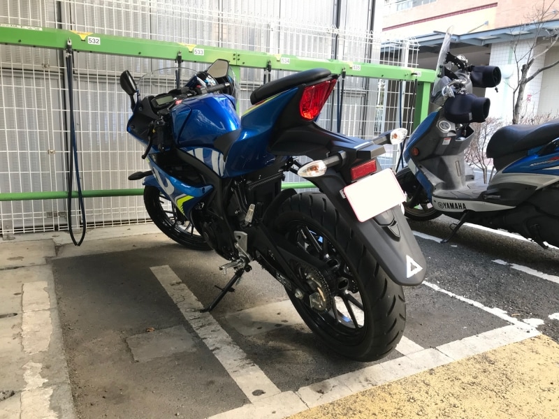 GSX-R125は125cc以下限定の駐輪場でもちゃんとおさまる