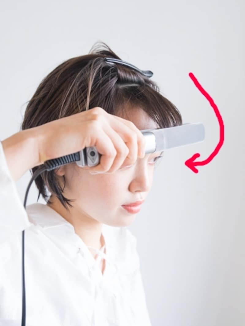 毛先は少し内巻きに回転