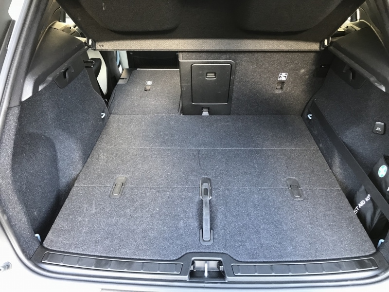 XC40荷室のシートアレンジ画像