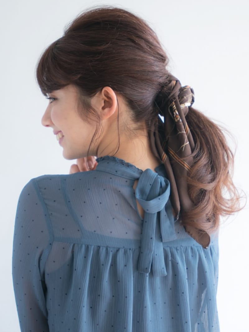 くるりんぱ×ひとつ結びで作る簡単スカーフアレンジ