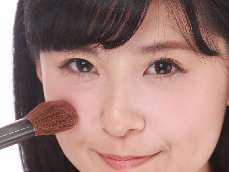 骨格別チークの入れ方