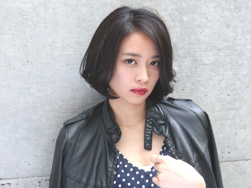 黒髪でも重く見えない！大人のゆるパーマボブスタイル