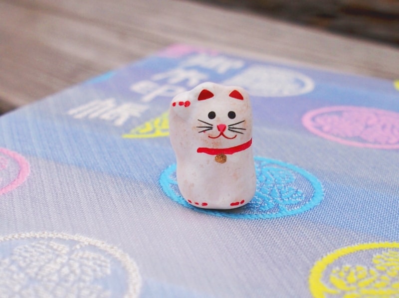 御朱印帳と比べてもこの小ささ。なんともかわいい