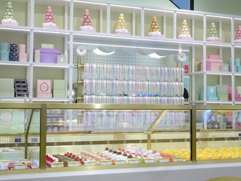 「ラデュレ 青山店」の内装