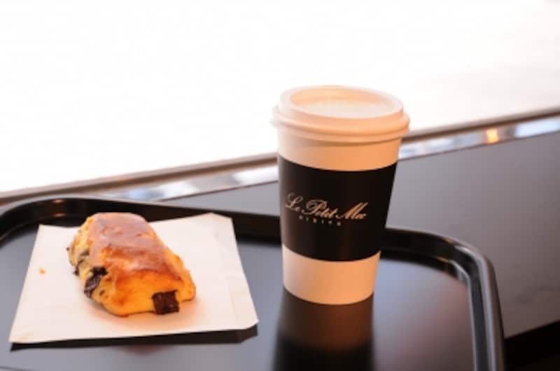 Unirのコーヒーとオレンジとチョコのブリオッシュ