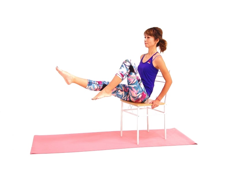 チェアーバイクエクサ2undefined右足をまっすぐ前に伸ばします