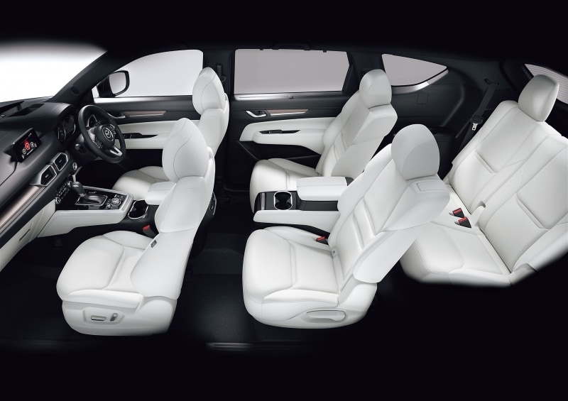 CX-8、3列目シート画像