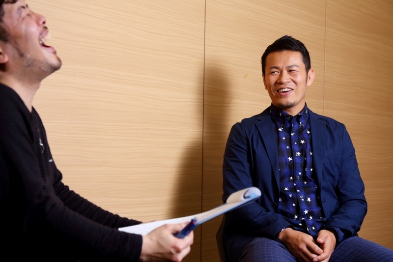 須藤氏はサービス精神旺盛でガイドが思わず爆笑してしまうような場面も