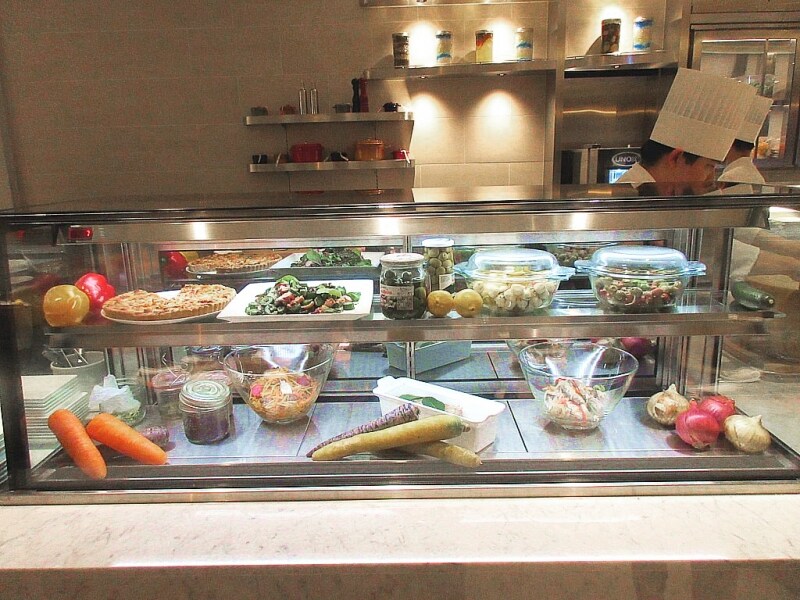 サザンタワーダイニング オードブルのショーケース