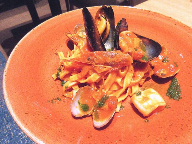 サザンタワーダイニング タリオリーニ ペスカトーレ バジルの香り