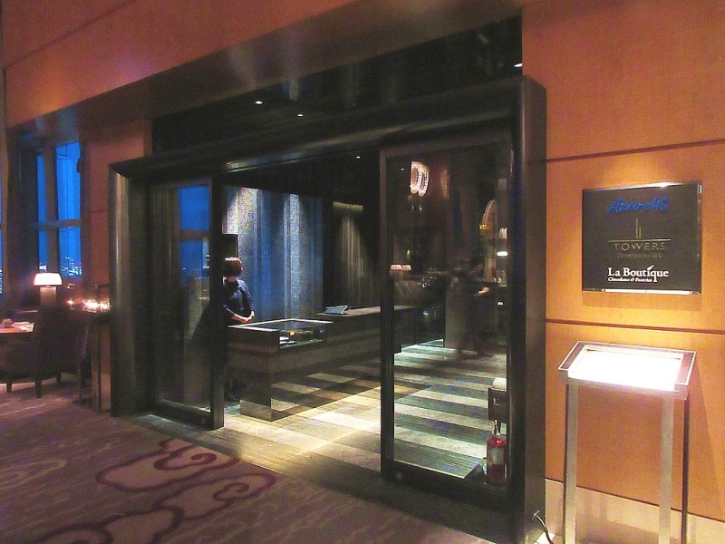 タワーズ エントランス