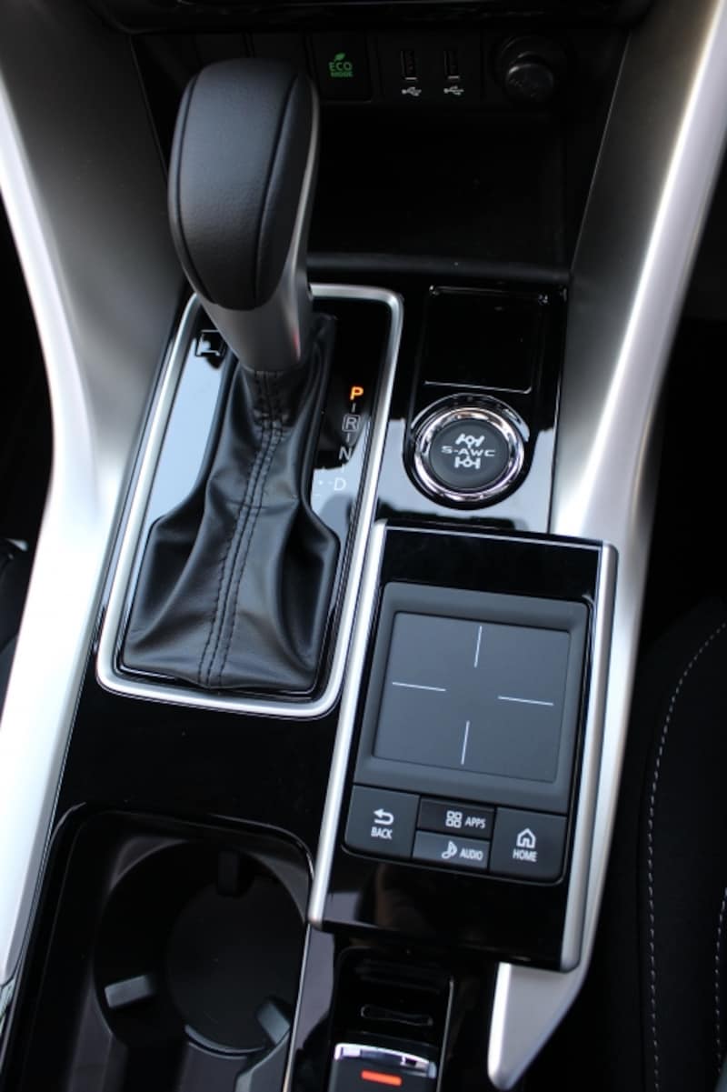 三菱自動車エクリプスクロス