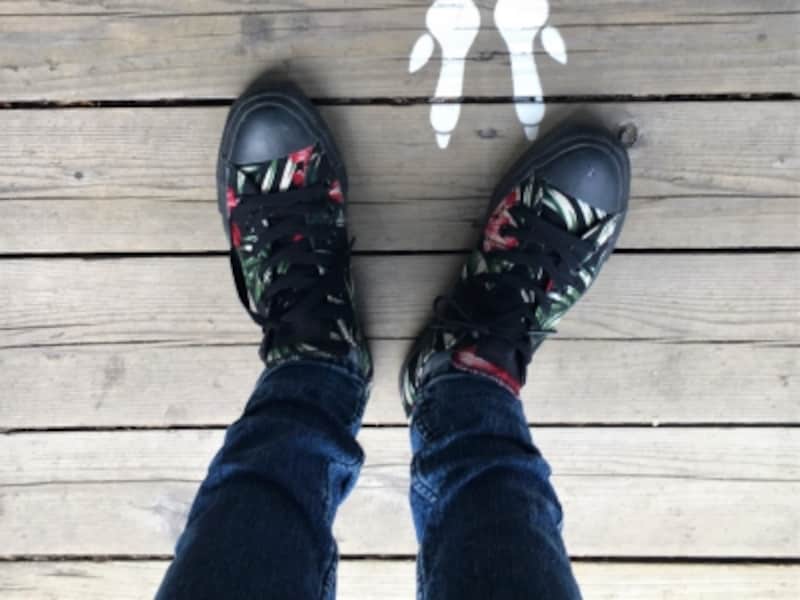 バランスが悪いと意外に目に付くのがパンツの裾×スニーカーの組み合わせ