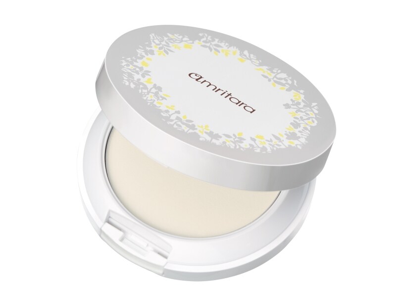 アムリターラ┃パフはケースの下に収納できるので持ち運びに便利