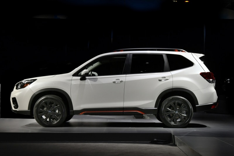 新型フォレスター、真横の雰囲気は先代と違う