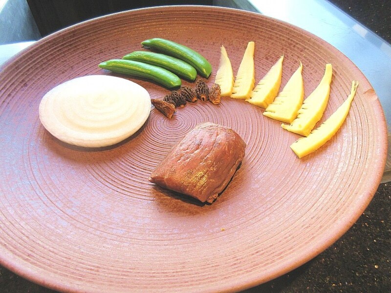 浜木綿 神戸牛モモ肉のコンフィ 筍とモリーユ茸