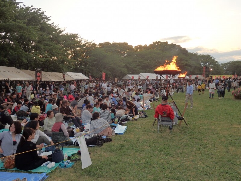 特設ステージが設けられたイベント広場