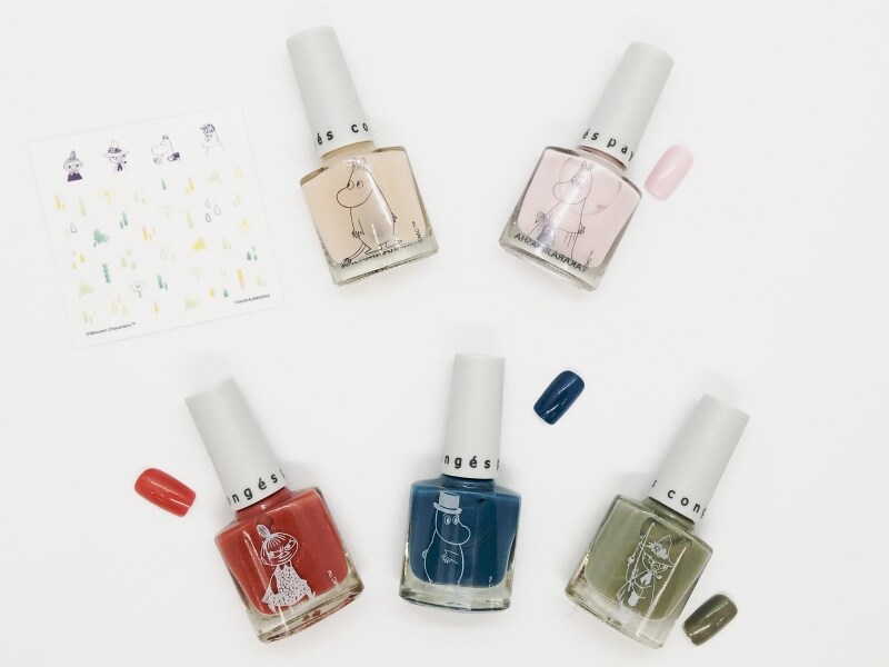 ベース＆トップコートとネイルカラー4色がセット