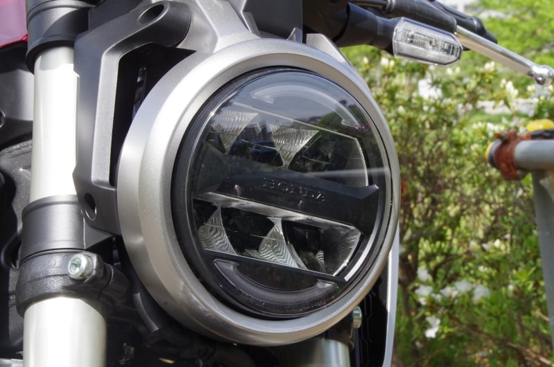 CB125RのLEDヘッドライト