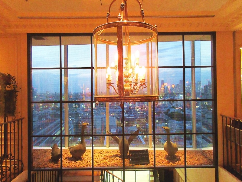 ブノワ東京 フランスのアーティストによるオブジェ