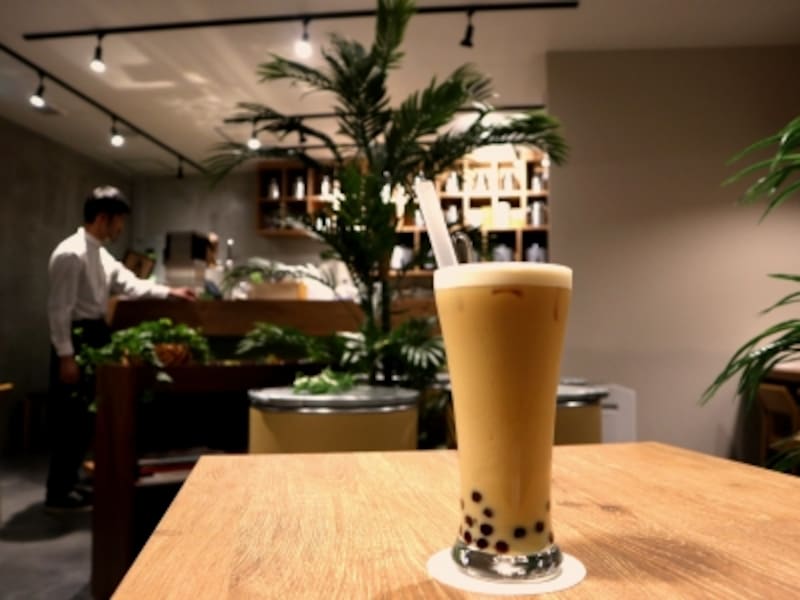 銀座の台湾茶カフェ「ChaNova」undefined蜂蜜タピオカミルクティー