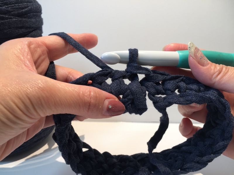 かぎ針、段の変わるところ、輪の引き抜きのしかた