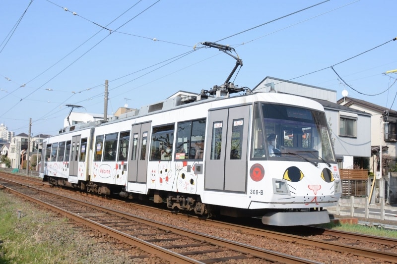幸福の招き猫電車」