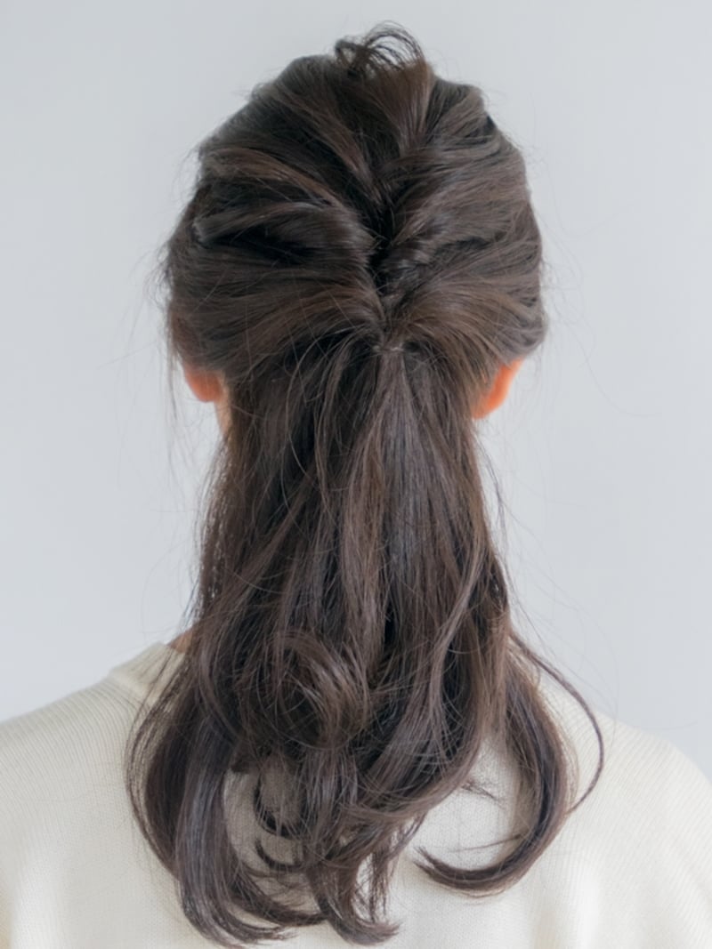 2段目は耳上の位置でくるりんぱ