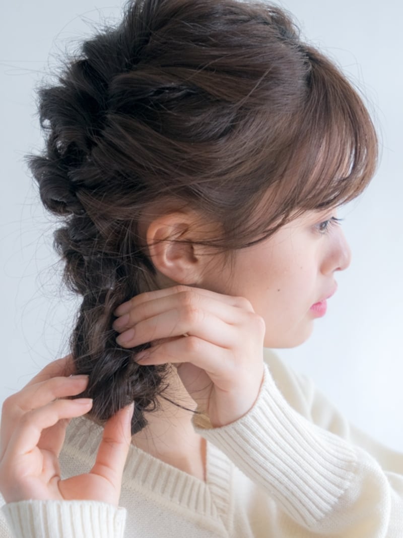 半分に折り曲げる