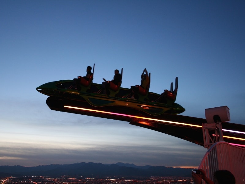 シーソー型アトラクション「エクスクリーム」は、ストリップに向けて発射する！