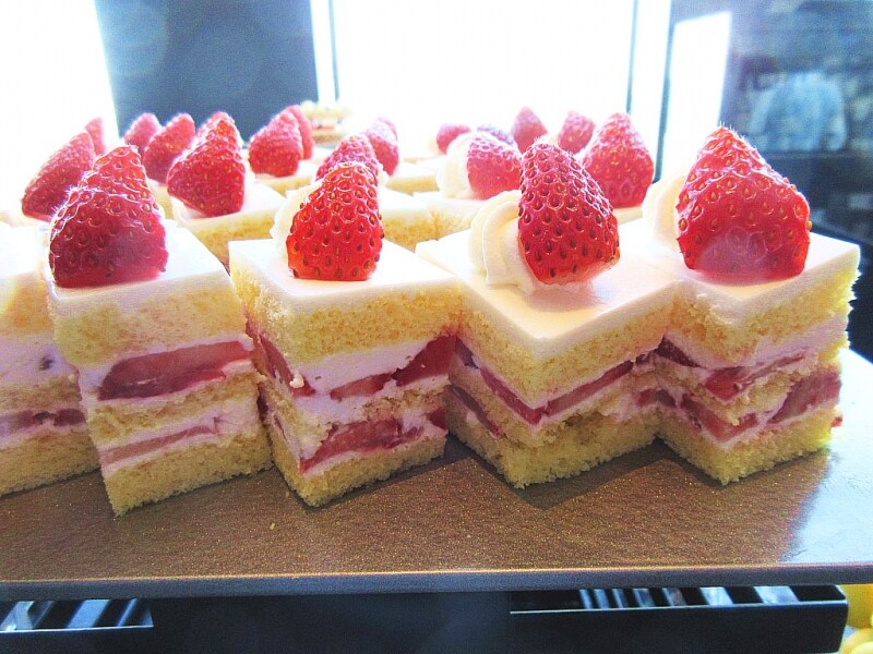 AWA LOUNGE 苺ショートケーキ