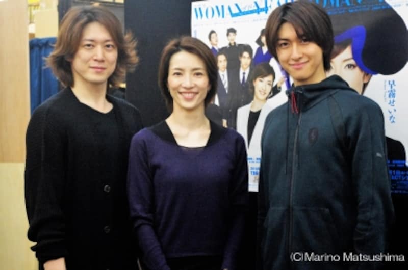 『ウーマン・オブ・ザ・イヤー』早霧せいなさん（中央）、相葉裕樹さん（右）、宮尾俊太郎さん（左）(C)Marino Matsushima