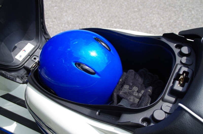 ジャンゴ125のシート下ラゲッジスペース