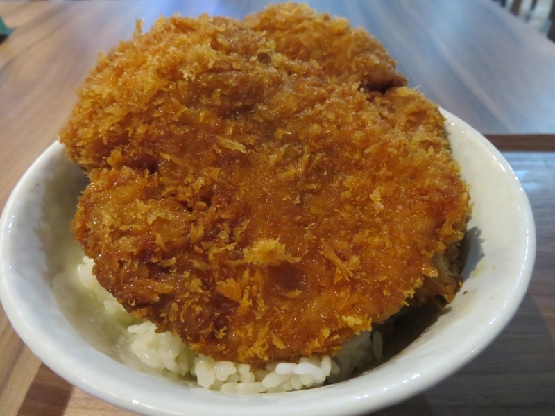 「翼」の「わらじかつ丼」