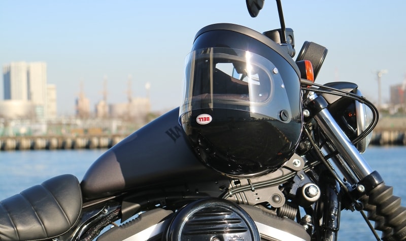 BELLの人気フルフェイスヘルメット単色ながらカラーバリエーションが豊富なコンパクトなシルエットを意識したプロダクトが魅力のBELLの中でもとりわけ人気が高いジェットヘルメット［500-TX］の復刻モデルである［STAR2］