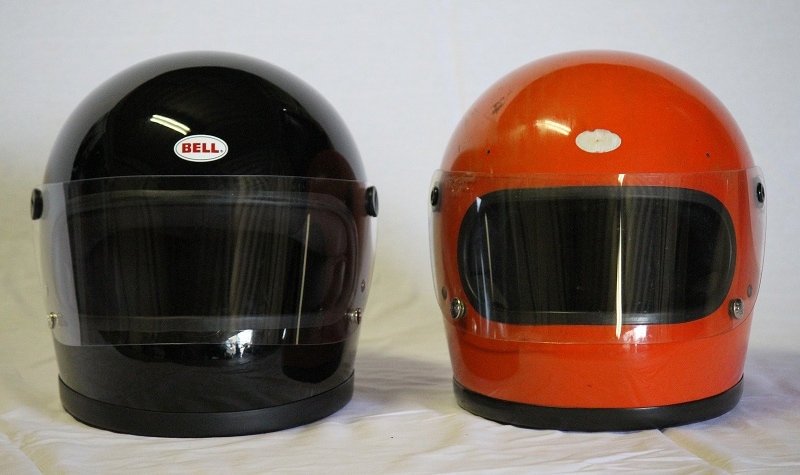 左が復刻版［STAR2］、右がビンテージ品［STAR2］。復刻版の方が視野を広く確保する作りとなっている