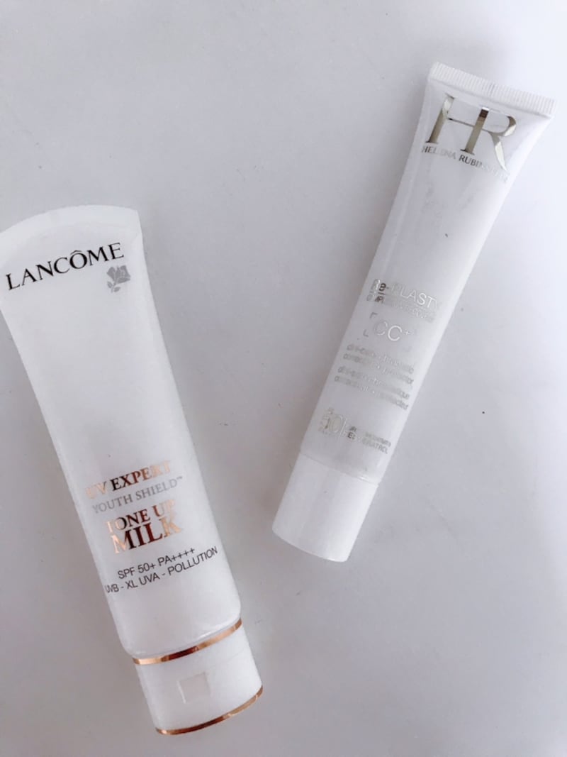 写真下:ランコムundefinedUV エクスペール トーン アップ 50ml 7500円(税抜)/写真右: ヘレナ リプラスティ CC+ 40ml 1万2000円(税抜)