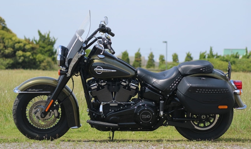 ハーレーダビッドソン FLHCS ヘリテイジソフテイル（2018年モデル）レフトビュー