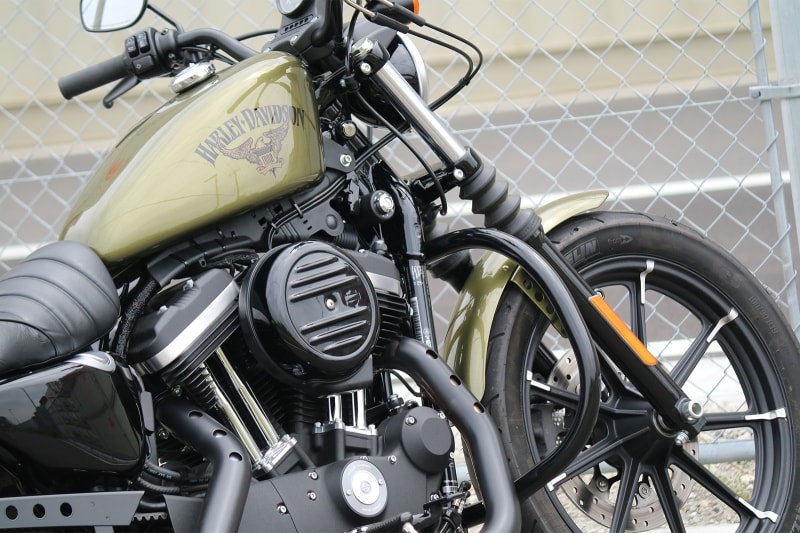 万能モデルとも言えるアイアン883を生かすも殺すも、オーナー次第か