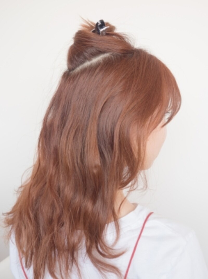 夜会巻きのやり方 かぶせ方は 普段着にも似合うヘアアレンジ ヘアアレンジ All About 夜会巻きのやり方 かぶせ方は 普段着にも似合うヘアアレンジ ヘアアレンジ All About