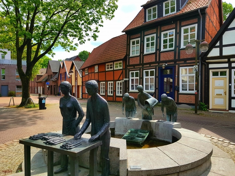 シュパーゲルの銅像