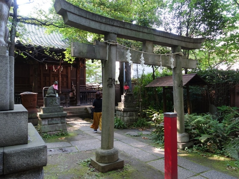 4つの稲荷神社が合祀。その後3社が合祀されている