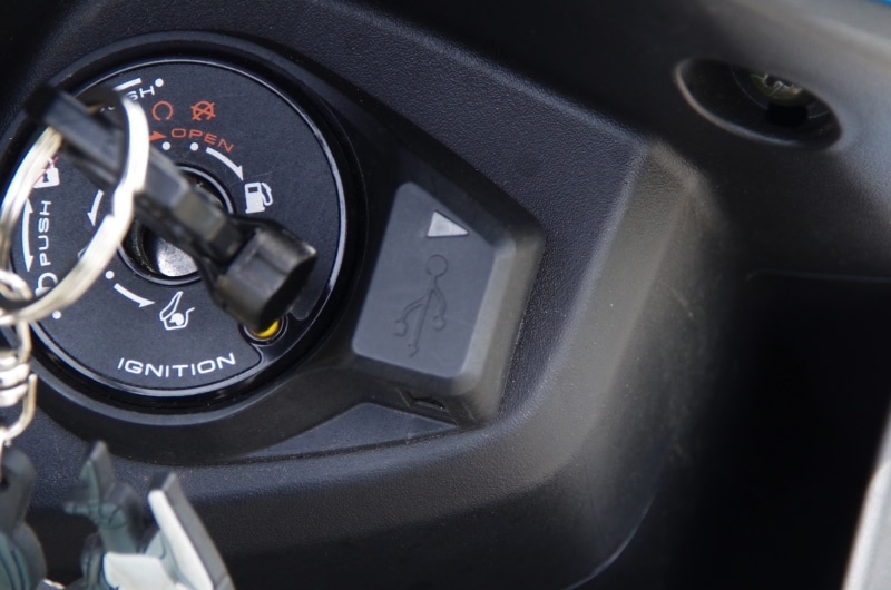 メインキー横にはUSBチャージャー