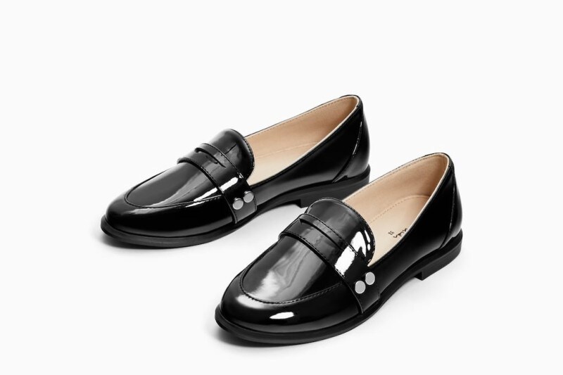 ZARA キッズ ガールスタッズ付きパテント風仕上げシューズ