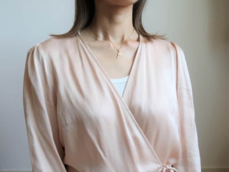 とろみ素材×リブタンクは雰囲気がチグハグに見えるので避けて！