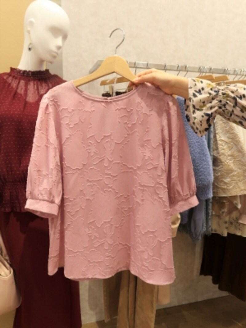 甘すぎないピンクアイテムは魅力的